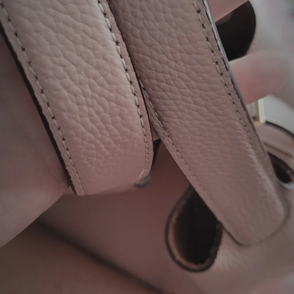 Elegant Pink Leather Tote Bag - Picture 4 of 6